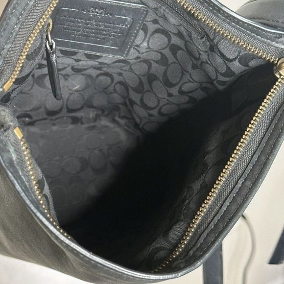 Vintage Coach Leather Legacy Bucket Bag Duffle Tote Black Soft Signature Lining - Picture 15 of 15